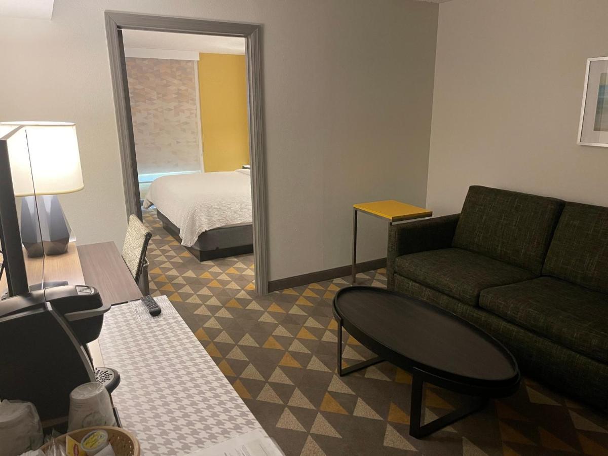Holiday Inn Martinsburg By Ihg Екстер'єр фото