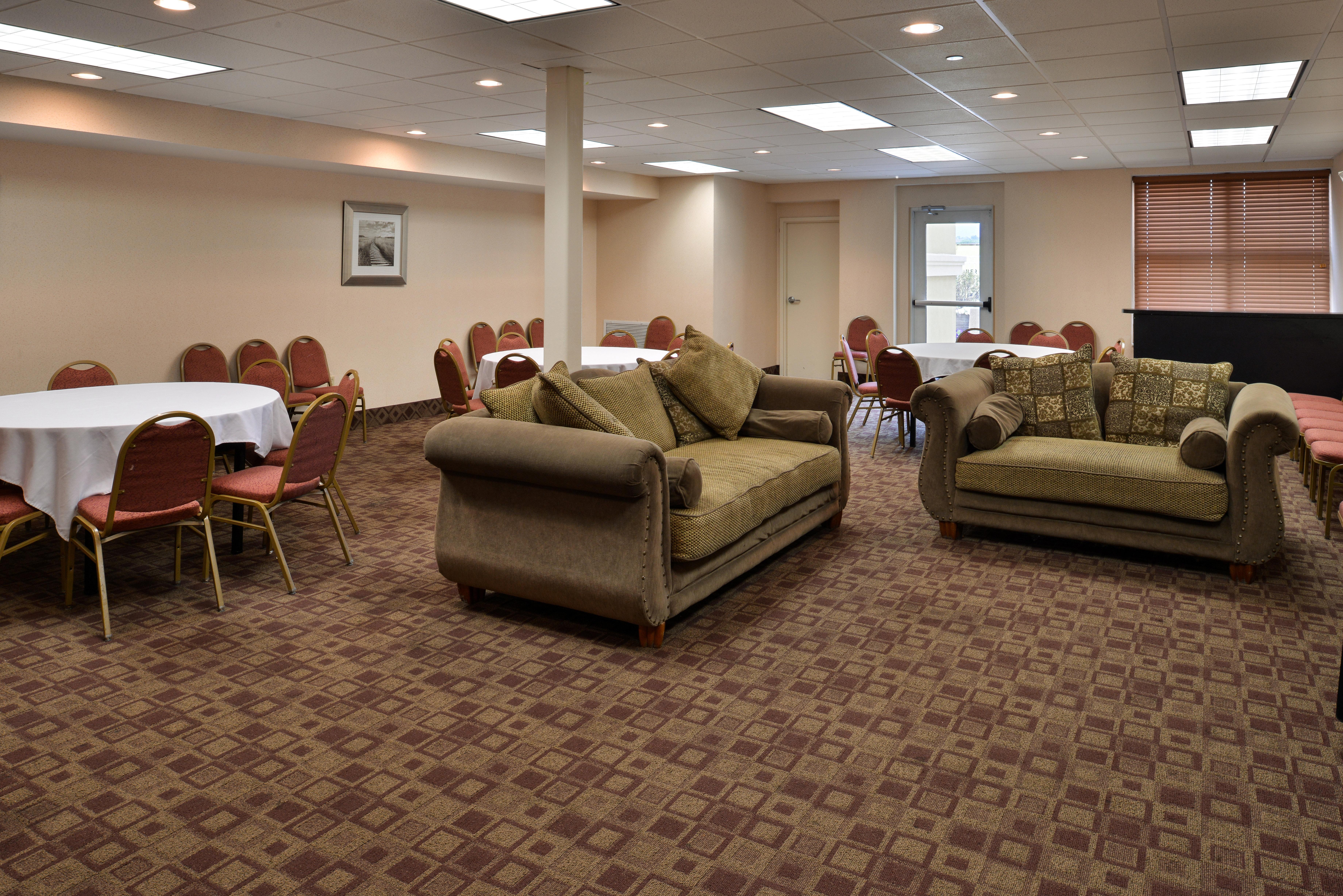 Holiday Inn Martinsburg By Ihg Екстер'єр фото