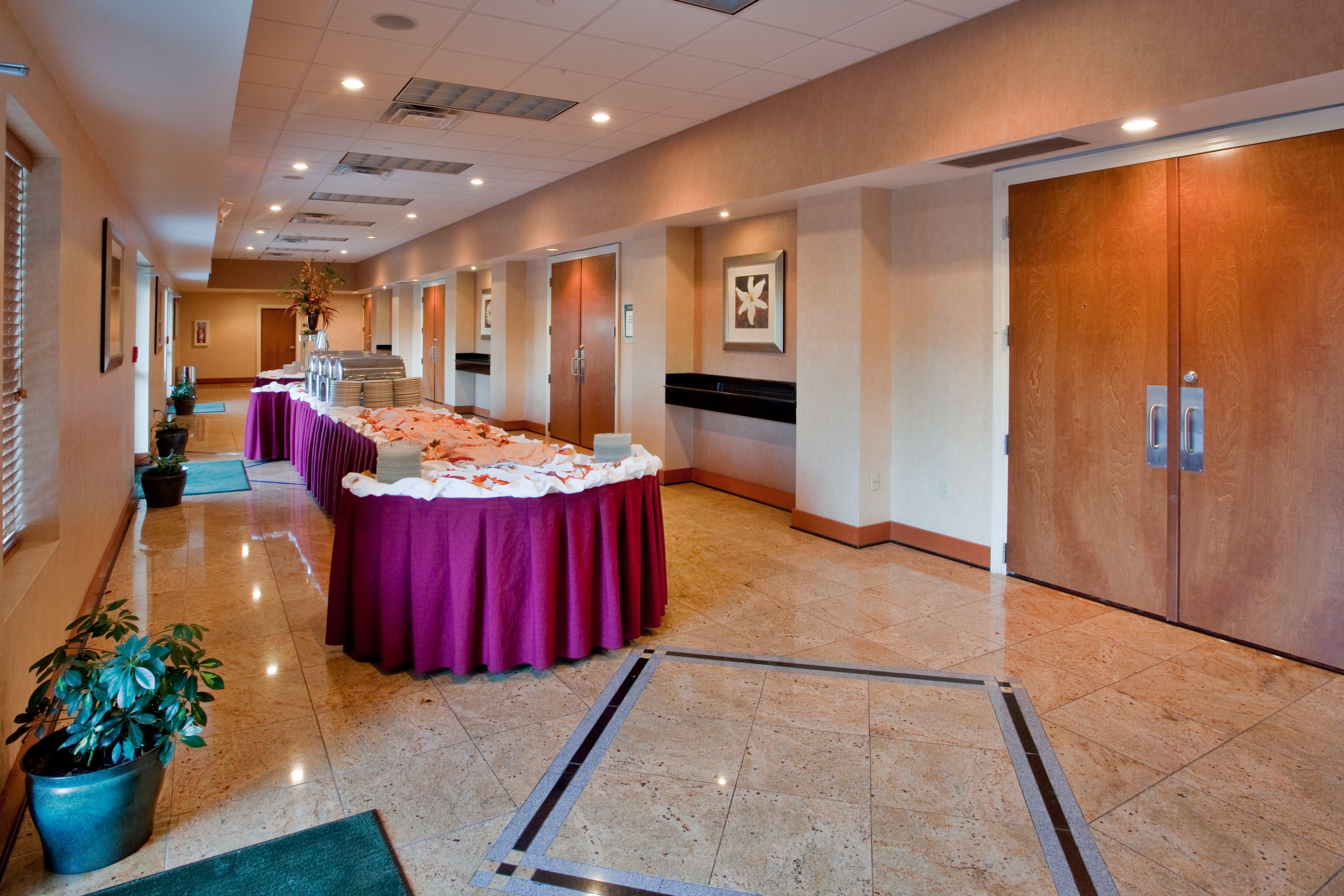 Holiday Inn Martinsburg By Ihg Екстер'єр фото