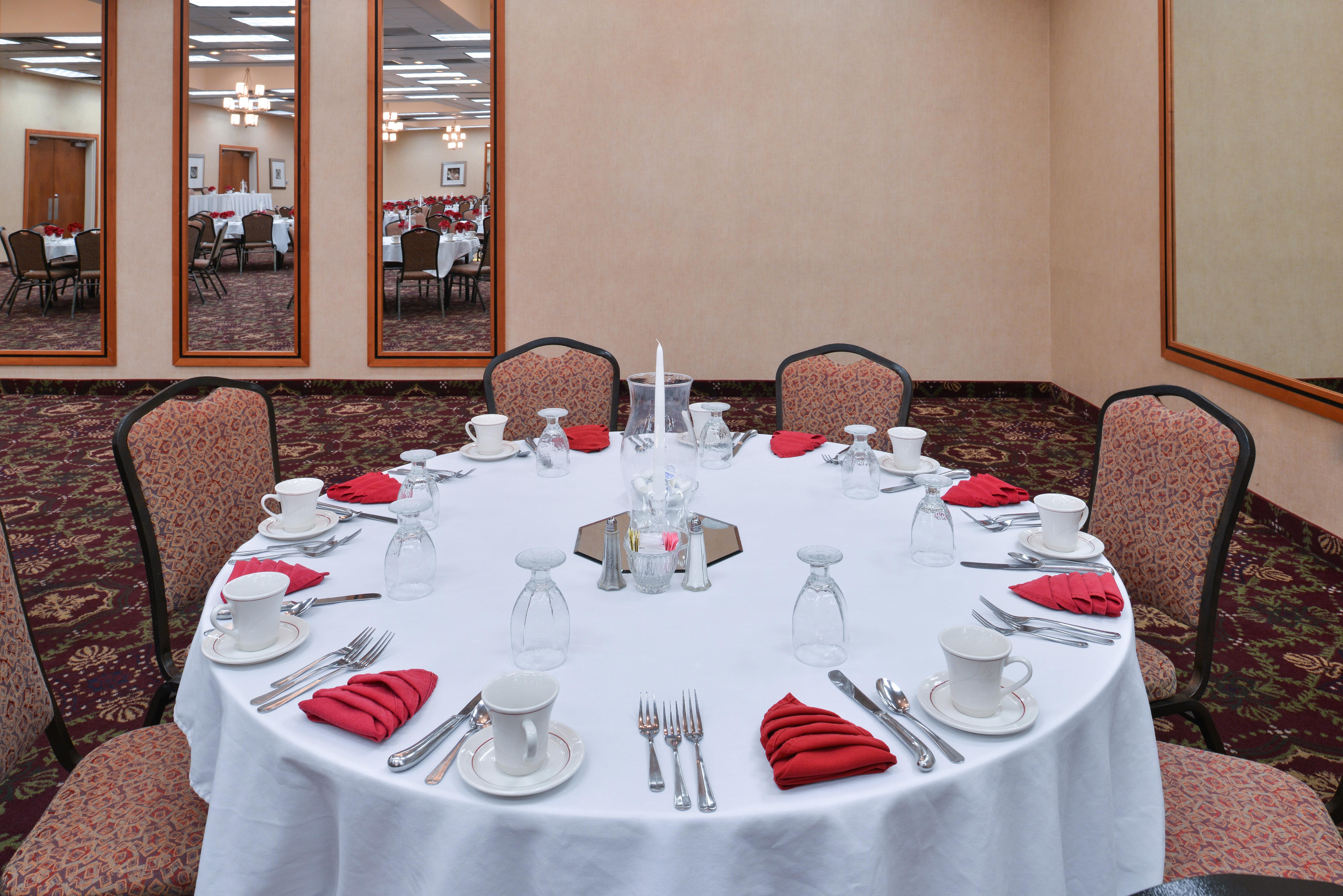 Holiday Inn Martinsburg By Ihg Екстер'єр фото