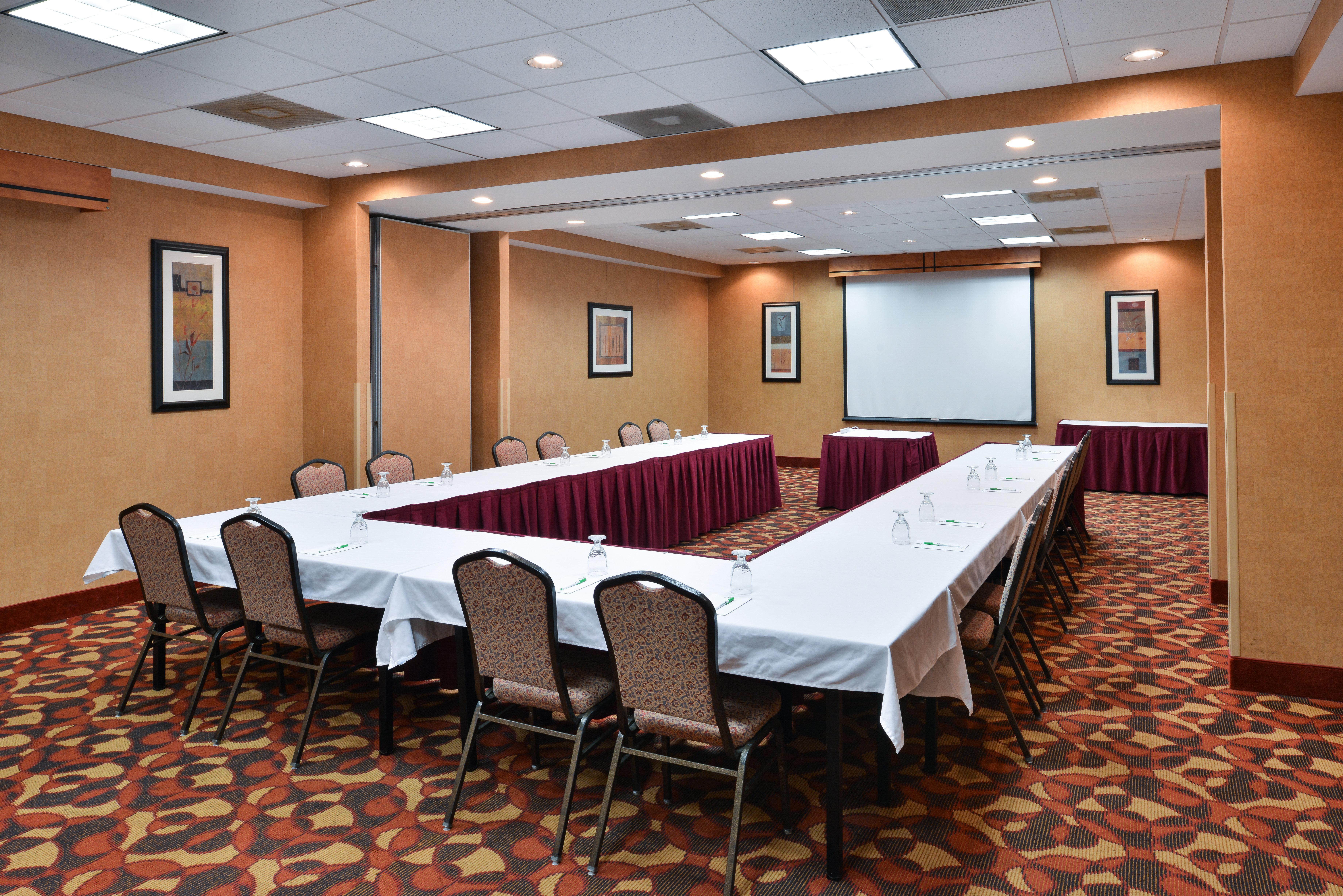 Holiday Inn Martinsburg By Ihg Екстер'єр фото